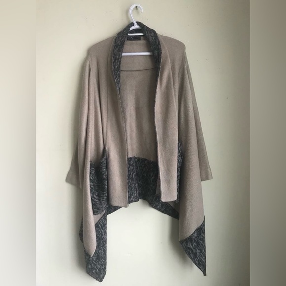 Byline Cardigan - Picture 2 of 4